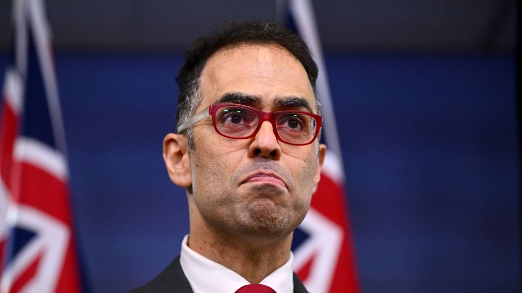 Public servant charged over alleged NSW Treasury document heist