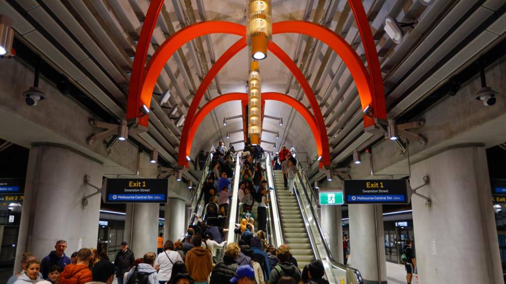 Victoria's train-goers test accessible ‘tap and go’ tech