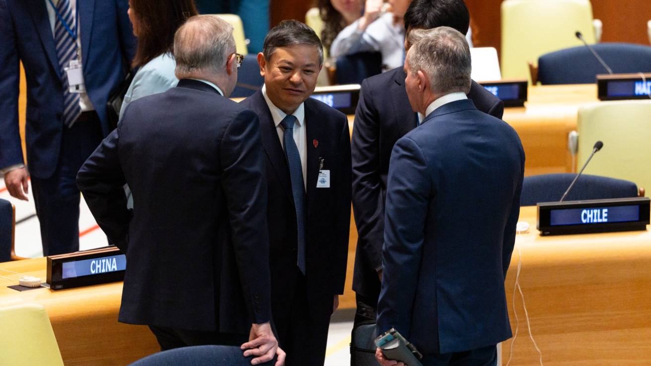 Australia and China discuss global shift to net zero