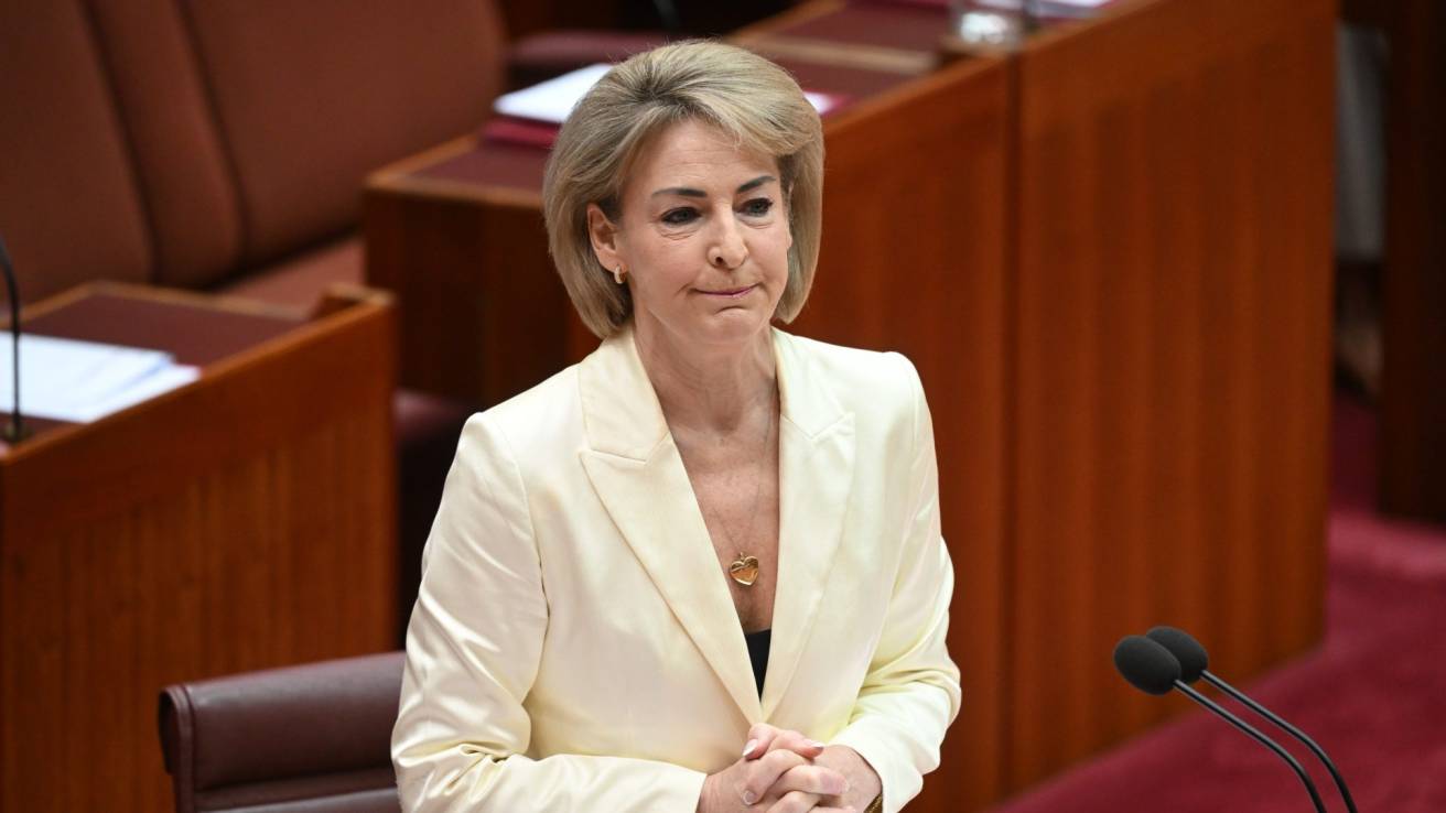 Opposition calls for senior decision-makers to be held to account over Bondi